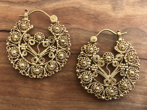 Round filigree earrings