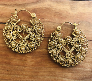 Round filigree earrings